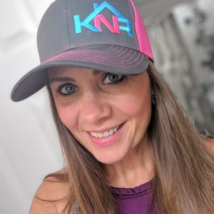 Meet your Posher, Joni